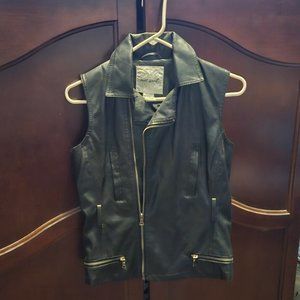 Wet Seal black faux leather vest sleeveless cross zipper size small